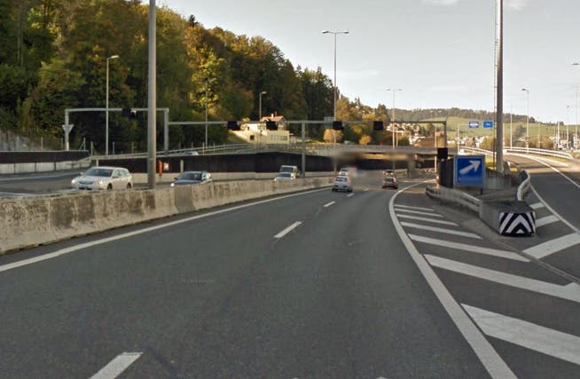 Autobahn A2 in Richtung Basel, hier bei der Ausfahrt Luzern-Horw: Das Bundesamt für Strassen saniert die Autobahn. (Bild: Google Street View)