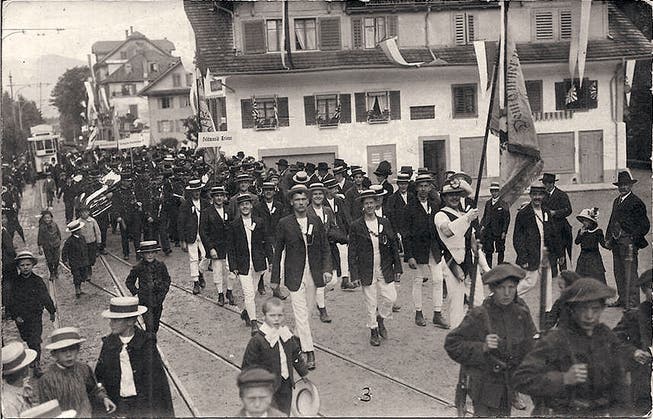 Kriens anno dazumal: Sängerfest 1912. (Bild: Foto aus Privatbesitz)