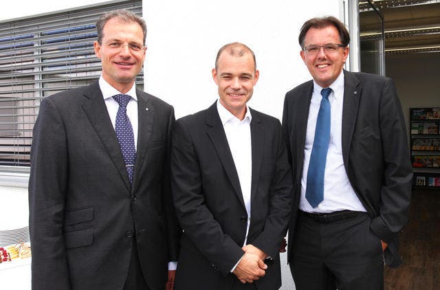 Speranza-Stiftungsratspräsident Mark Ineichen, umrahmt vom Luzerner Bildungsdirektor Reto Wyss (links) und vom FDP-Nationalrat Peter Schilliger. (Bild: pd)