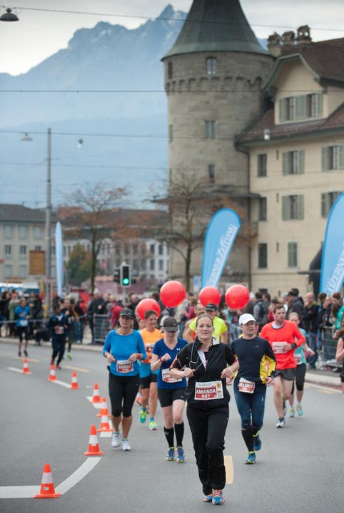 Der Swiss City Marathon 2015 in Luzern. (Bild: Boris Bürgisser (Neue LZ))