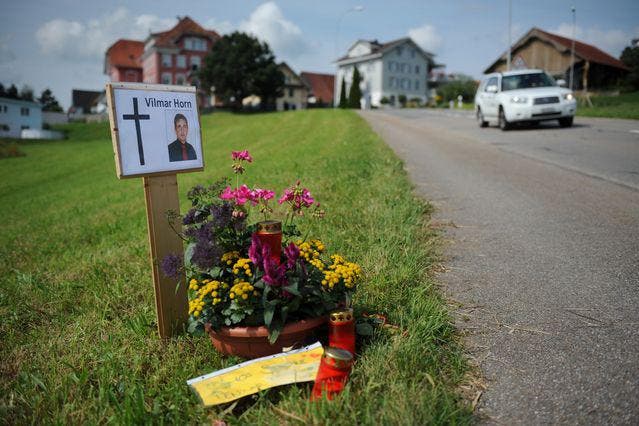 Die Gedenkstätte am Tatort in Hohenrain. (Bild Boris Bürgisser/ Neue LZ)