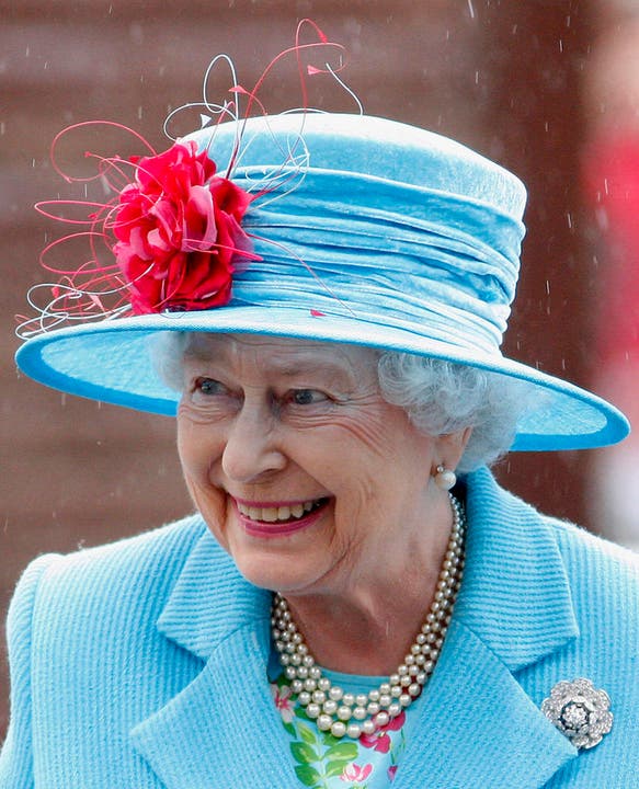 Queen Elizabeth II. bei einem Spitalbesuch in London. (Bild: Keystone)