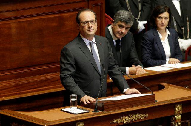 Frankreichs Staatschef François Hollande stellt vor dem Parlament seine Pläne gegen den Terror vor. (Bild: Keystone)