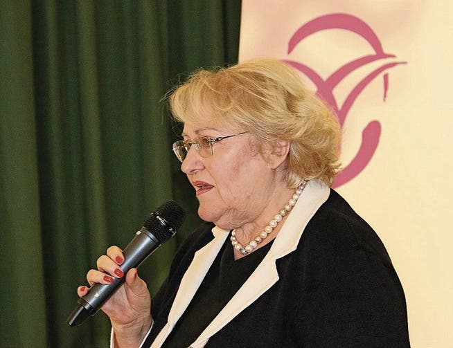 Julia Onken bei ihrem Referat im Rahmen des Frauenzmorge Nidwalden. (Bild: Patricia Helfenstein-Burch (Stans, 4. November 2017))