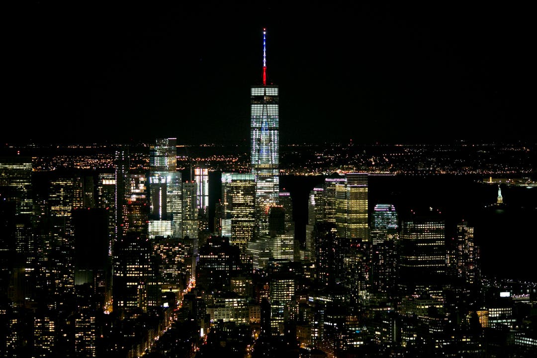 Das One World Trade Center in New York. Es wurde an jener Stelle gebaut, an dem vor dem Anschlag vom 11. September 2001 die beiden Gebäude des World Trade Centers standen. (Bild: EPA/DOMINICK REUTER)