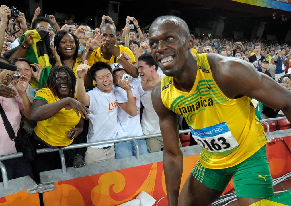 USAIN BOLT. - Mit einer prächtigen Party könnten die Sommerspiele in Rio de Janeiro für Usain Bolt zu Ende gehen. Denn am Schlusstag, am 21. August, feiert der Jamaikaner seinen 30. Geburtstag. Vorher will das Gesicht der Leichtathletik seine Dominanz als Sprinter untermauern. Wie schon 2008 und 2012 will Bolt auch in Brasilien über 100, 200 und 4x100 m den Gold-Hattrick perfekt machen. «Ich werde noch fokussierter als sonst sein», kündigte er an. (Bild: AP / Thomas Kienzle)