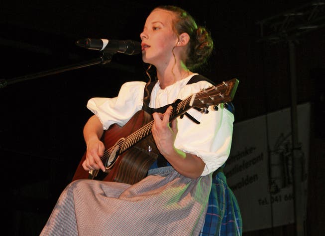 Jasmin Wagner sang an der Jubiläumsfeier der Trachtengruppe Kerns Lieder. (Bild: Sepp Odermatt (Kerns, 7. April 2018))