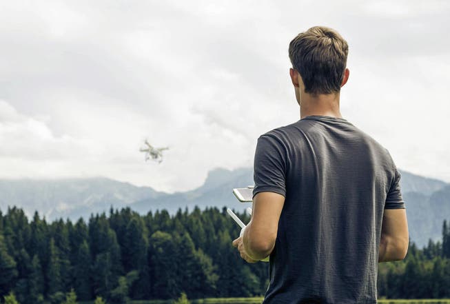 In die Luft bringt man eine Drohne dank ausgeklügelter Technik schnell einmal - aber was dann? (Bild: Imago)
