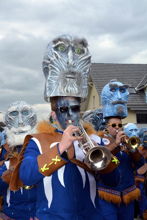 Eisige Masken, heisse Töne ... Die Städer Schränzer Städerschränzer (Bild: Romano Cuonz (Neue NZ))