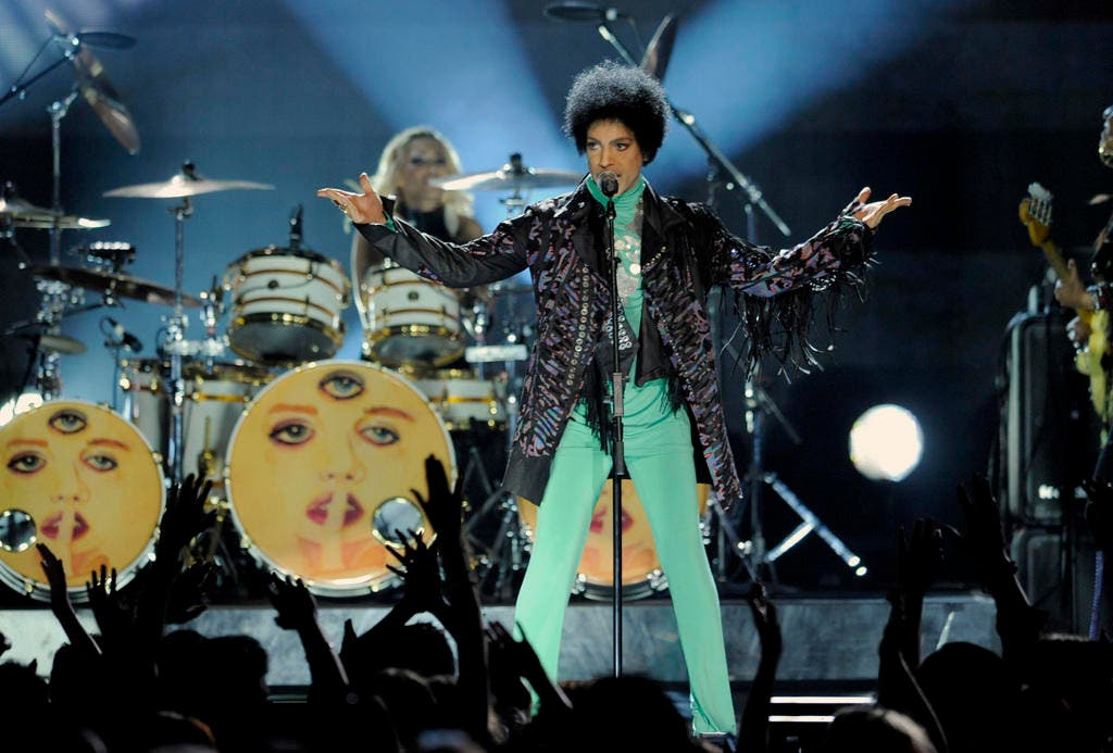 Prince performt bei den Billboard Music Awards im der MGM Grand Garden Arena in Las Vegas im Mai 2013. (Bild: Keystone)