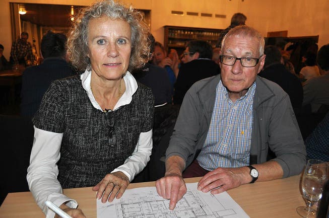 Die neuen Hüttenwarte Heidi Küng und Peter Ming. (Bild Birgit Scheidegger)