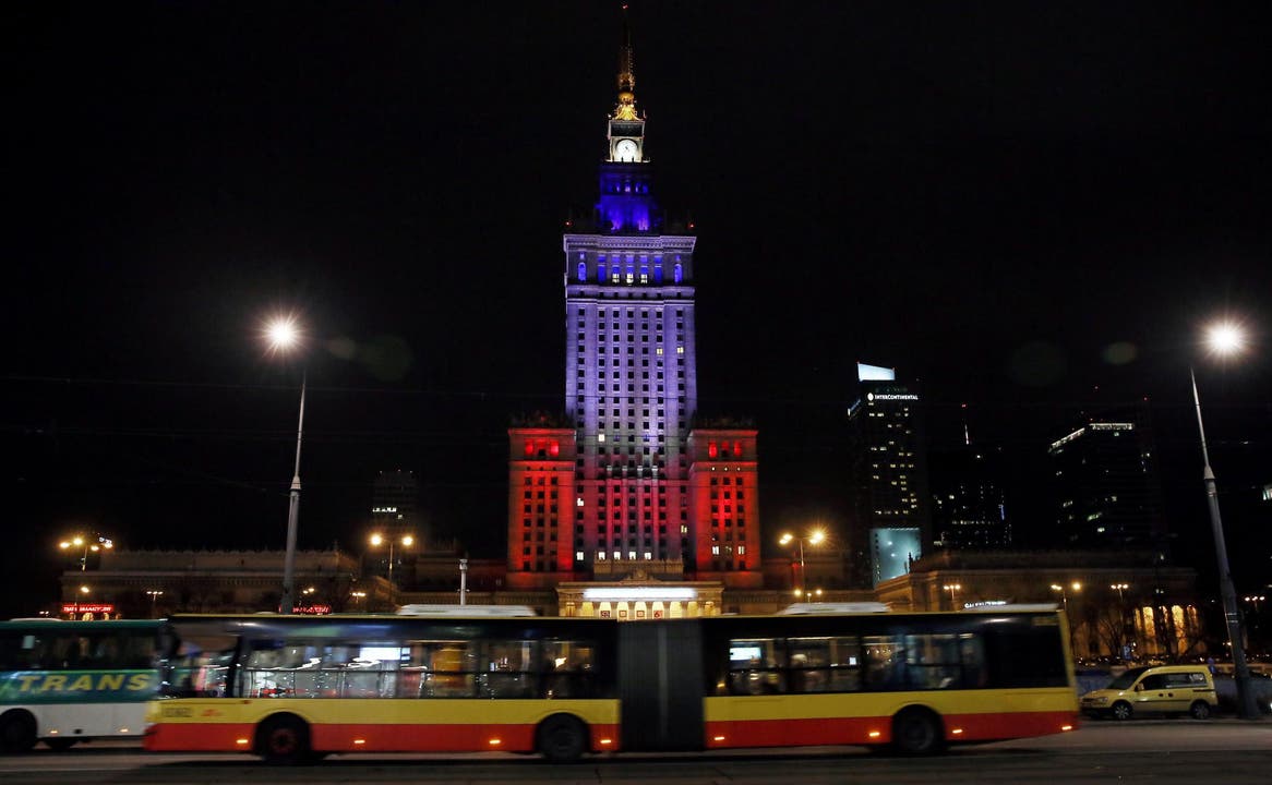 Der Kultur- und Wissneschaftspalast in Warschau. (Bild: EPA/Tomasz Gzell)