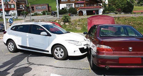 An den Unfallautos entstand Sachschaden, verletzt wurde niemand. (Bild: Kapo AI)