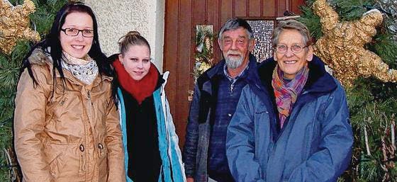 Trudi und Guido Dudler mit Lehrtochter Martina Zimmer und der Nachfolgerin Fabienne Ammann (von rechts). (Bild: pd)