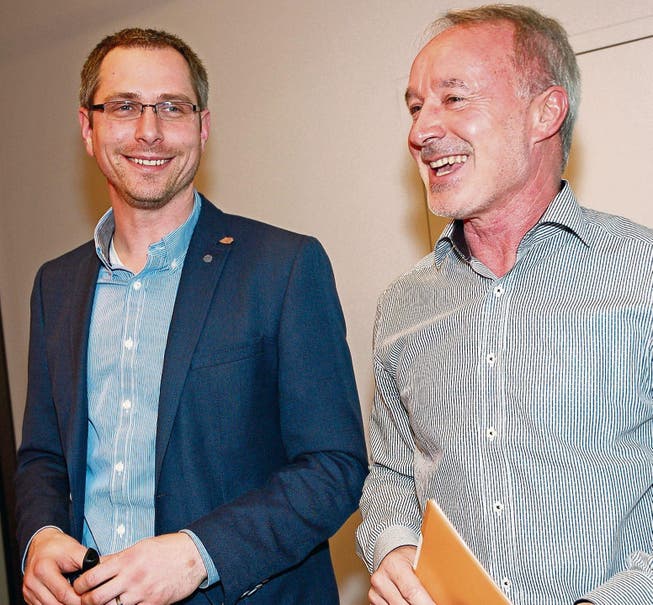 Michael Litscher und Hansueli Sturzenegger an der ÖV der Lesegesellschaft Lachen. (Bild: IKS)