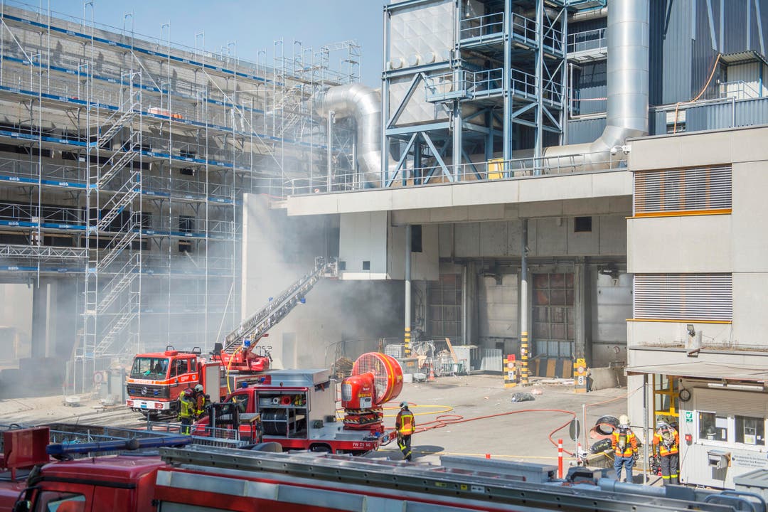 Explosion in der Kehrichtverbrennungsanlage St. Gallen im Sittertobel (Bild: Urs Bucher)