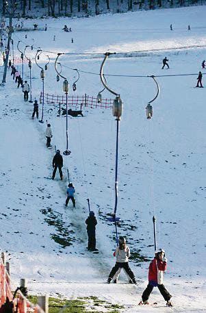 Ski fahren auf Beckenhalde. (Archivbild: Hanspeter Schiess)