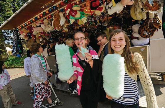 Jahrmarkt in Andwil: Für Kinder und Jugendliche gab es zahlreiche Unterhaltungsmöglichkeiten. (Bild: Ralph Ribi)