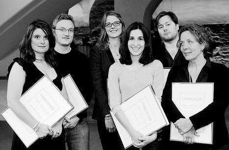 Ausgezeichnete Medienleute: Riccarda Simonett, Roger Berhalter, Katja Fischer, Coralie Wenger, Milo Rau und Eveline Falk (von links). (Bild: Ralph Ribi)