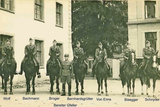 Die Schwadron 1 des KV Unterrheintal im Jahr 1960: Solche und ähnliche Eindrücke von vergangenen Zeiten wurden in den letzten Monaten vom Vorstand gesammelt und archiviert. (Bild: Archiv/pd)