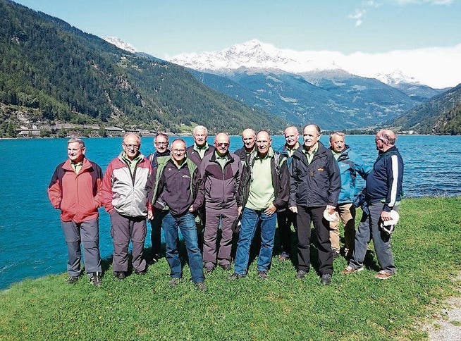 Am Lago di Poschiavo wurde das Gruppenbild aufgenommen. (Bild: PD)