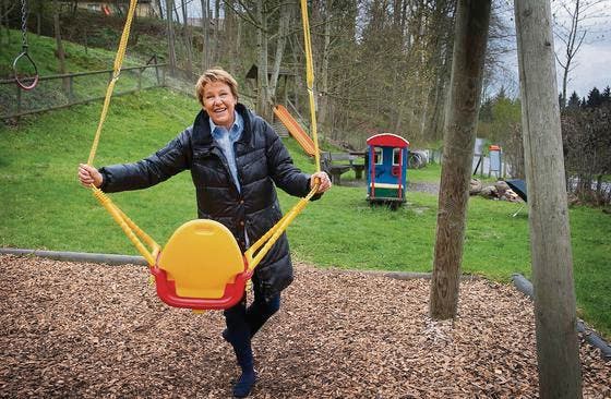 Der Kinderspielplatz liegt Verkehrsvereinspräsidentin Lisa Lichtensteiger besonders am Herzen. (Bild: Ralph Ribi)
