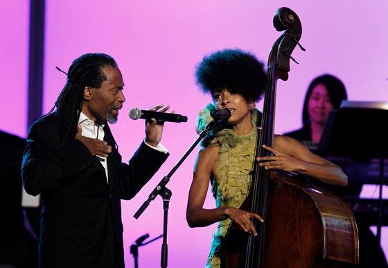 Esperanza Spalding performt mit Bobby McFerrin (Bild: Keystone)