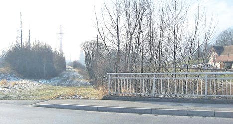 Nach Anregungen aus der Bevölkerung wird ab der Rampenbrücke südlich des SAK-Werks Blatten die neue Fusswegverbindung Oberriet &ndash; Rüthi bis zur Tännelistrasse entlang dem östlichen Binnenkanalufer erstellt. (Bild: gk)