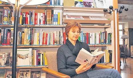 Barbara Gerber, Leiterin der Bibliothek Reburg, sagt: «Lesen öffnet den Menschen die Augen.» (Bild: Samuel Tanner)