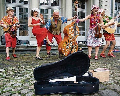 In St. Gallen nicht mehr zu sehen: Gruppen mit mehr als drei Musikern. (Archivbild: ky/Peter Klaunzer)