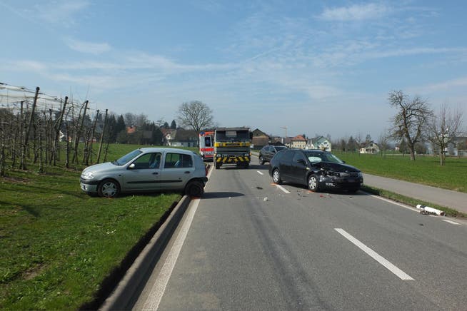 Durch den Auffahrunfall entstand an den Fahrzeugen Sachschaden von 33'000 Franken. (Bild: Kapo SG)