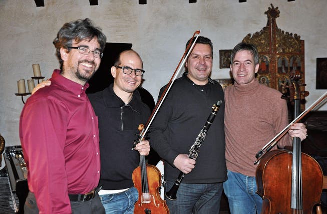 Von links: Daniel Del Pino, Lyonel Schmit, Juan Ferrer und Viturin Döring bei der Probe. (Bild: pd)