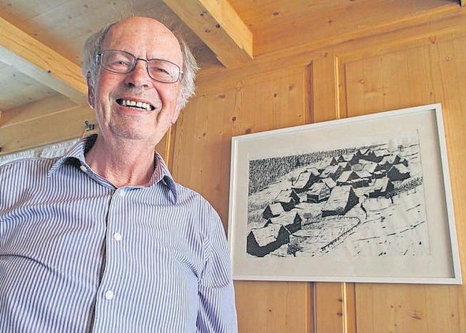 Für seine 50-jährige Mitarbeit im Heimatschutz-Vorstand wurde Ernst Suhner-Jüstrich mit der Ehrenmitgliedschaft ausgezeichnet. (Bild: Peter Eggenberger)
