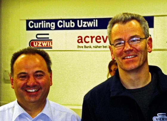 Marco Ruch (links) tritt als Präsident ab, Marc Stäheli übernimmt. (Bild: uno)