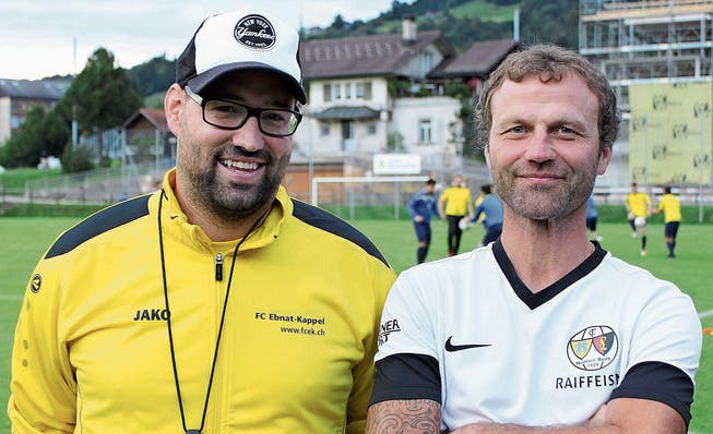 Zuversichtlich vor dem Spiel: die beiden Trainer Jürg Stadelmann (links) und Peter Westermann (Wattwil). (Bild: Walter Züst)
