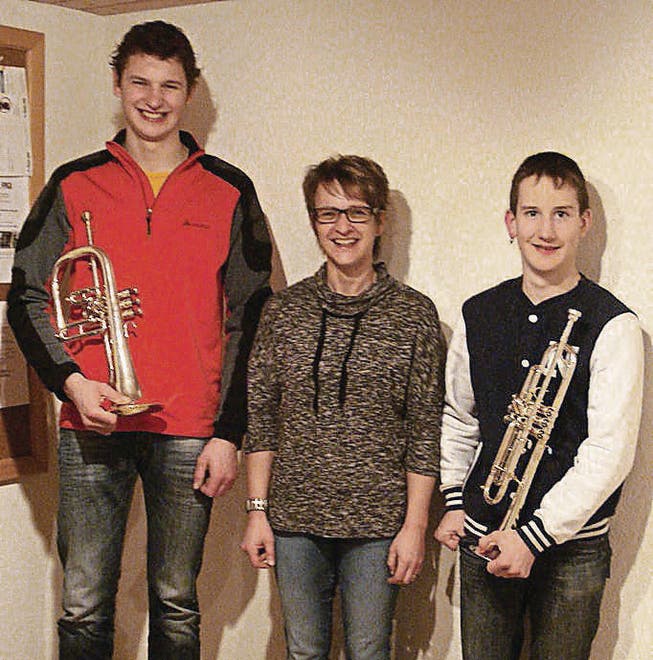 Begrüssung der Neumitglieder (von links): Josef Tötsch, Heidi Tobler (Präsidentin) und Roman Scherrer (beide Neumitglieder). (Bild: pd)