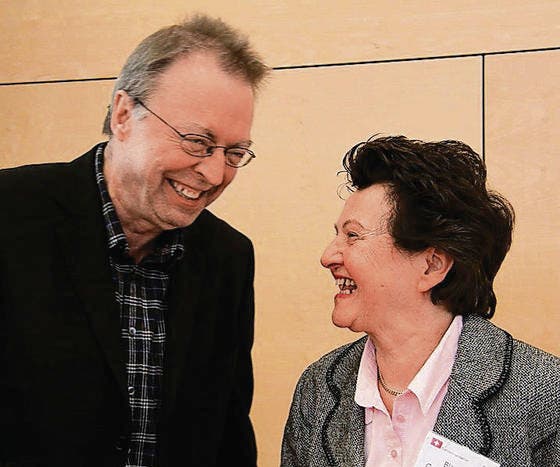 Zwei Wortakrobaten: Blanca Gröbli-Canonica und Jürgen Miguletz. (Bild: Malolo Kessler)