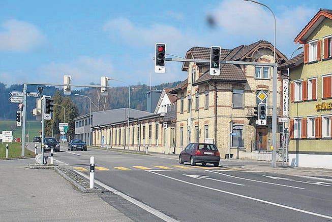 Die Zählstelle «Grünegg» registrierte 2013 erneut mehr Fahrzeuge. (Bild: gk)