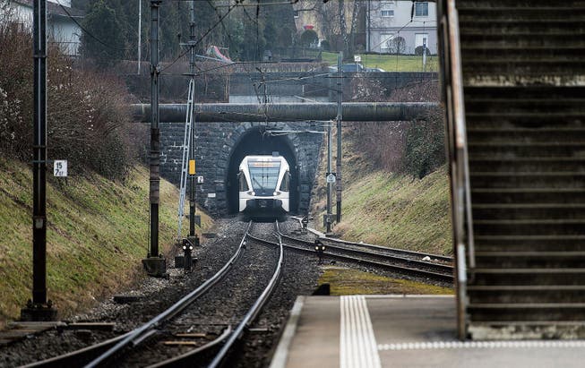 Feuchtigkeit hat dem Bruggwaldtunnel zwischen Wittenbach und St. Fiden über die Jahre stark zugesetzt. (Bild: Michel Canonica)