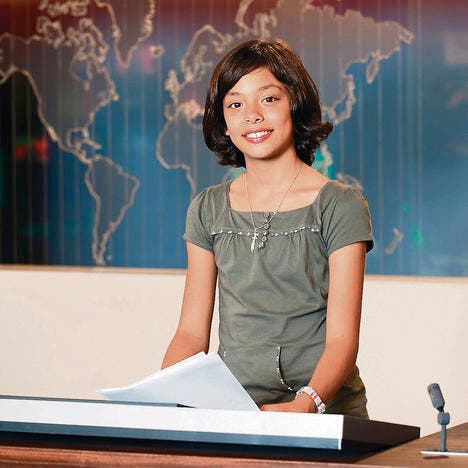 Die Seite gewechselt: Die elfjährige Ana Walter präsentiert diese Woche die 18 Uhr-«Tagesschau». (Bild: SF/Oscar Alessio)