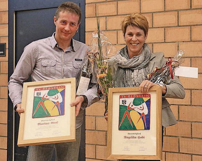Markus Graf und Angelika Hobi wurden Ehrenmitglieder. (Bild: pd)