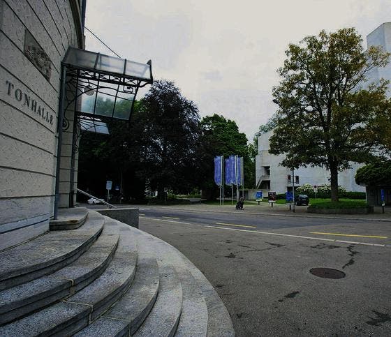 Der öffentliche Raum zwischen Tonhalle und Theater wird definitiv nicht zum «Kulturplatz». (Bild: Coralie Wenger)