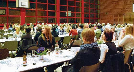 Über 100 Frauen nahmen an der Hauptversammlung der Frauen- und Müttergemeinschaft Rüthi-Lienz teil. (Bild: Caroline Winter)