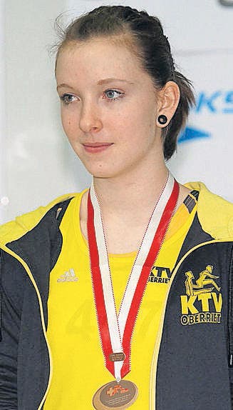 Die 14-jährige Fiona Rüttimann gewann Silber im Hoch- und Bronze im Weitsprung der U16. (Bild: cin)