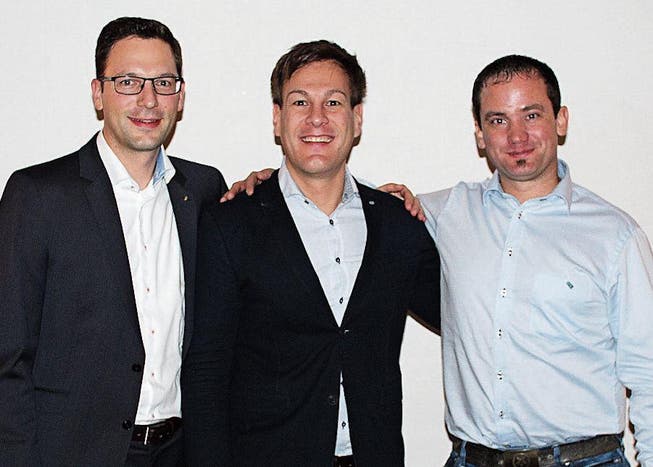 Past-Präsident Bruno Buchmann (links) mit dem neuen Präsidenten Adrian Studer (Mitte) und Vize-Präsident Marco Koller. (Bild: PD)