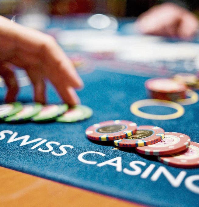 Künftig soll das Glücksspiel nicht nur in Casinos legal sein, sondern auch im Internet. (Bild: Urs Jaudas)