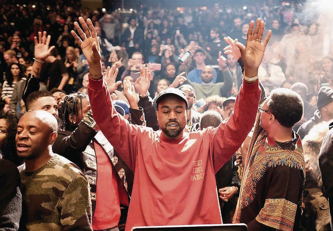 Über ihm ist nur noch Gott: Kanye West im Madison Square Garden während der Präsentation seines neuen Albums und seiner neuen Kollektion. (Bild: getty/Dimitrios Kambouris)