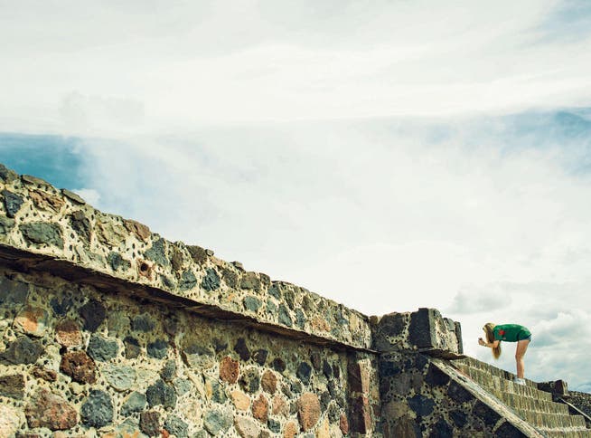 In einer Ruinenstätte Details fotografieren und daheim die Freunde damit traktieren: Manch einer schiesst bei seinen Ferienschilderungen über das Ziel hinaus. (Bild: Michael Sugrue/Getty (Teotihuacan, 1. September 2016))