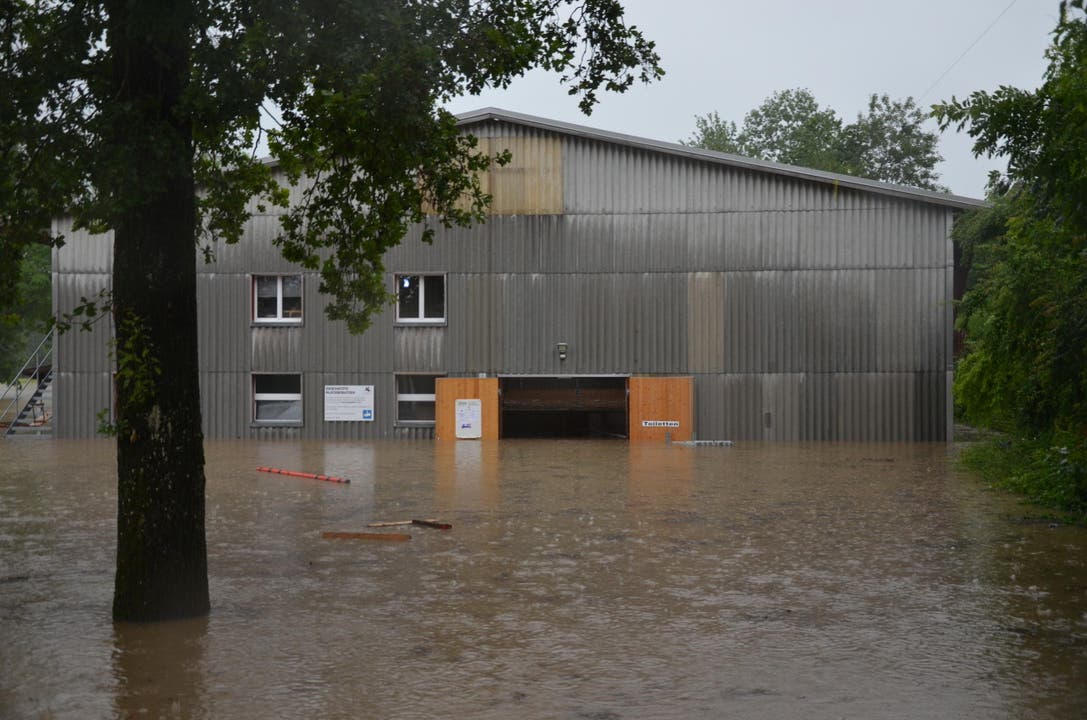Und auch die Reithalle ist überflutet. (Bild: Philipp Haag)