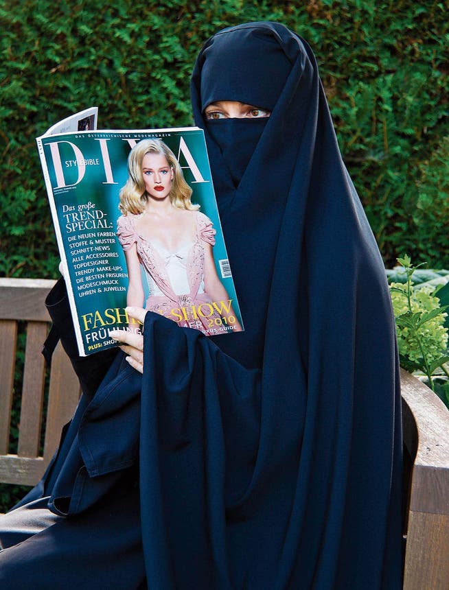 Ein Kleidungsstück macht Politik: Der Vollschleier, Symbol für religiösen Extremismus. (Bild: Picture Alliance)